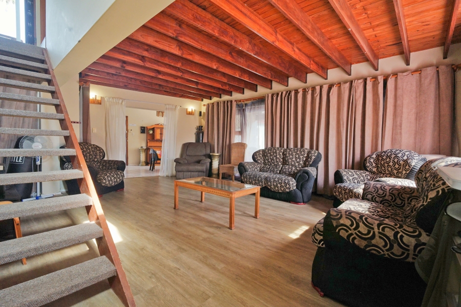5 Bedroom Property for Sale in Winterstrand Eastern Cape